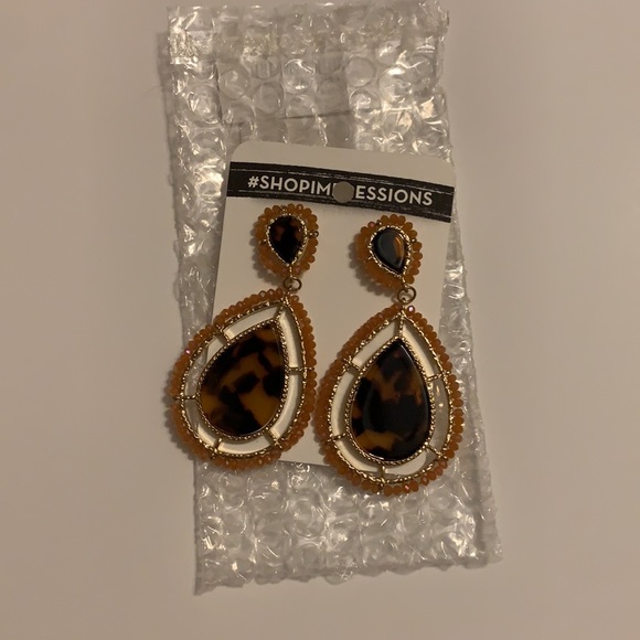 NWT Tres Jolie Earrings in Nectarine - Picture 2 of 3